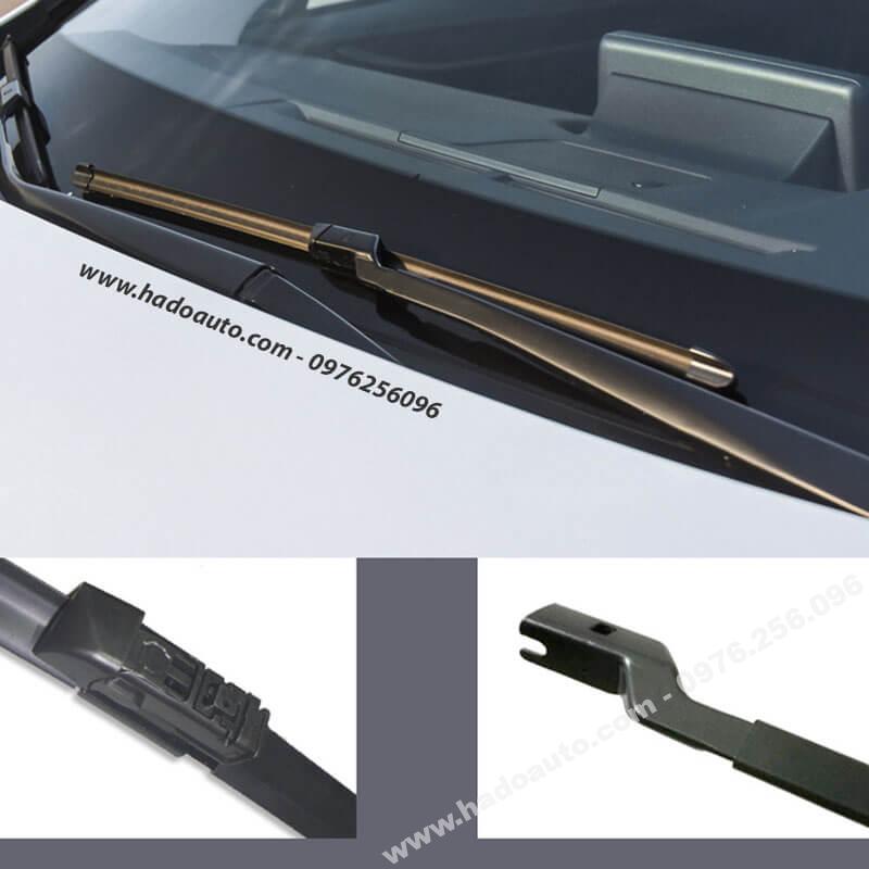 choi-gat-mua-truoc-xe-jaguar-e-pace-cao-cap