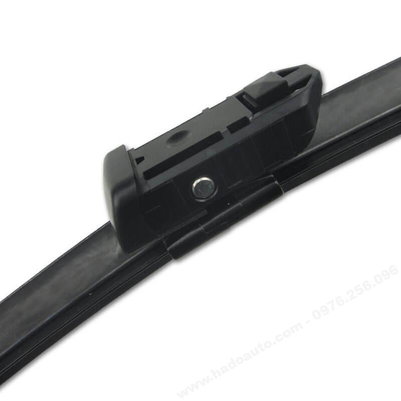 gat-mua-truoc-xe-Jaguar-F-Pace-X761-moi-nhat