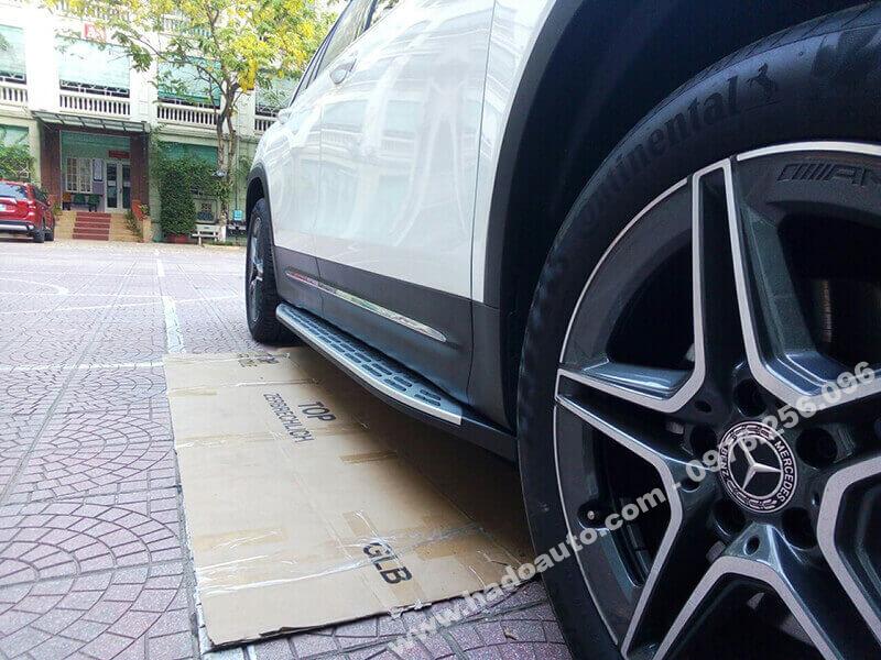 bac-chan-be-buoc-len-xuong-mercedes-glb-200-glb-35-dep-nhat