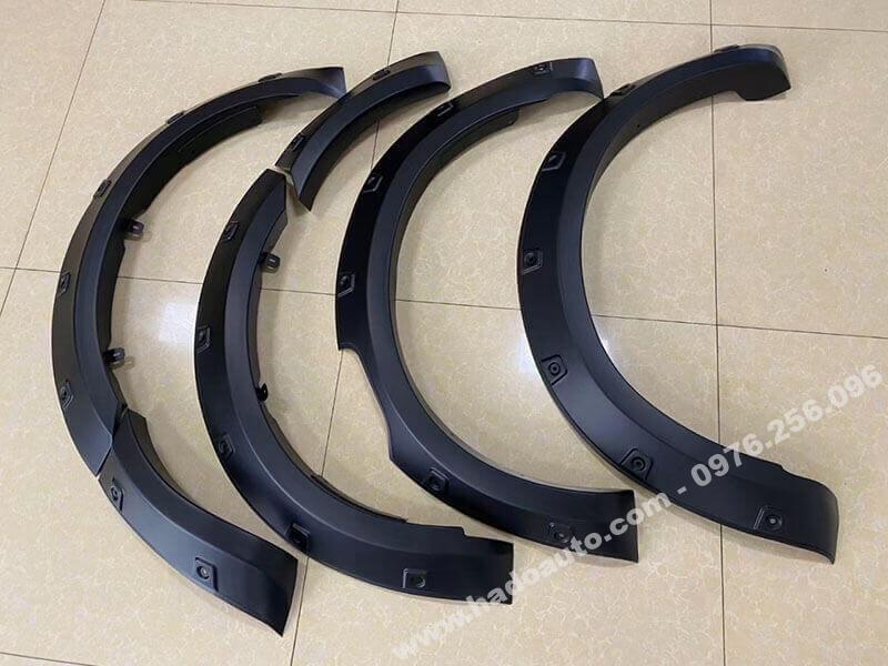 cua-lop-co-dinh-isuzu-d-max-2022-2023-dep-nhat