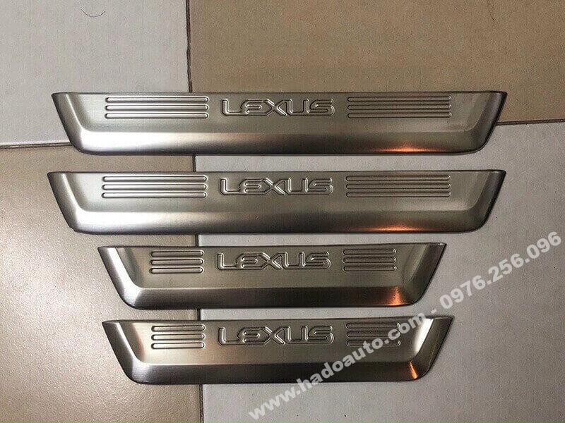 op-bac-cua-nep-buoc-chan-lexus-rx300-rx350-rx450