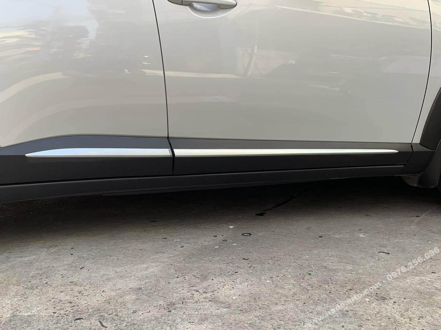 Nẹp ốp hông Mazda CX3 bản nhỏ chính hãng xe trắng