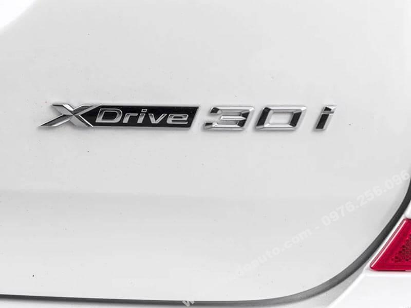 Chữ XDrive 30i