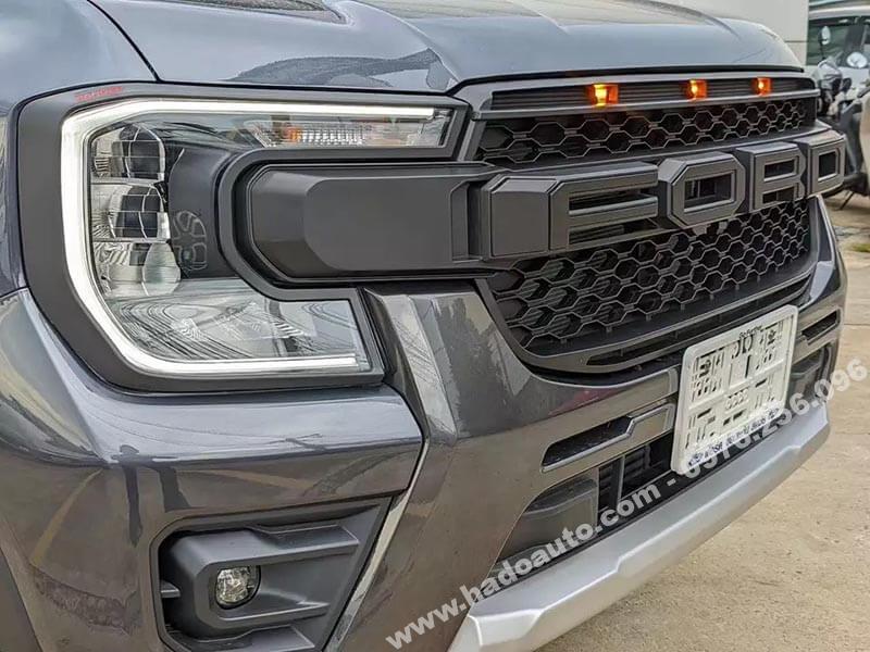 Mặt ca lăng Ford Ranger 2023 có led
