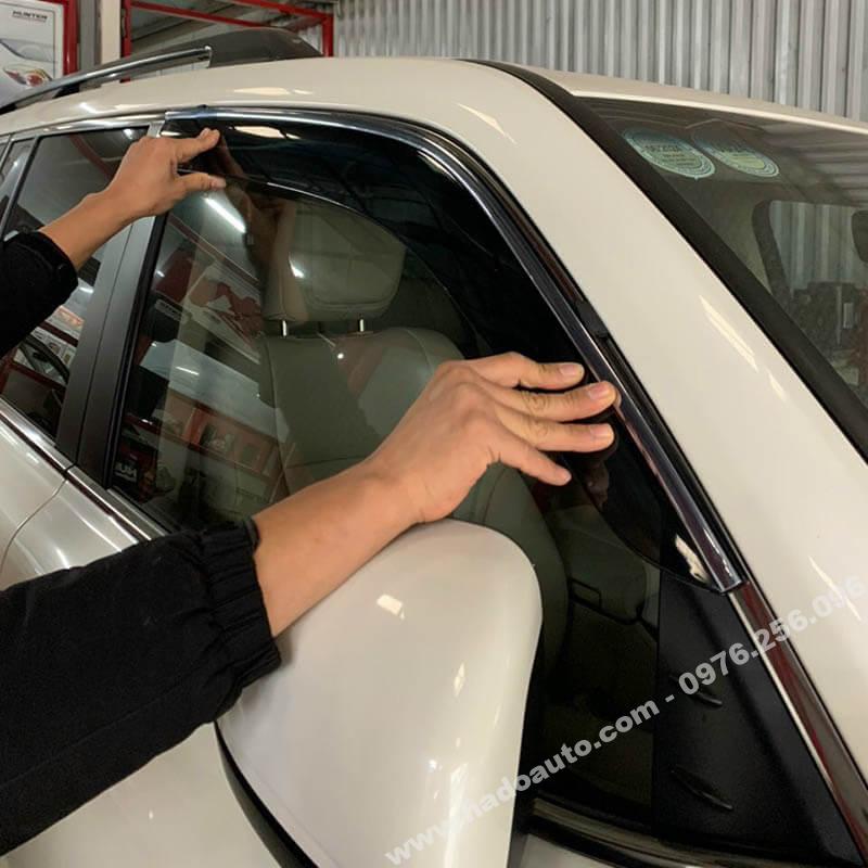 Vè mưa Land Cruiser 300 giá rẻ