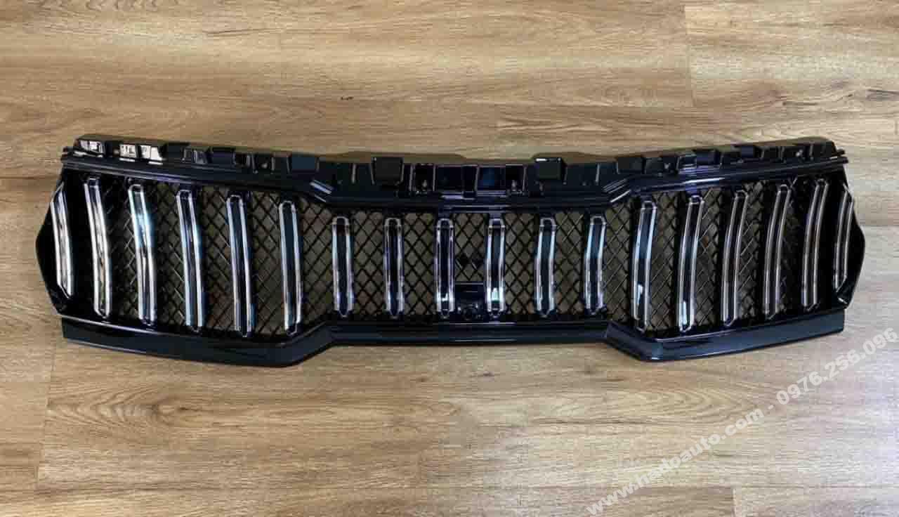 Mặt ca lăng Kia Sorento kiểu kẻ sọc mạ crom