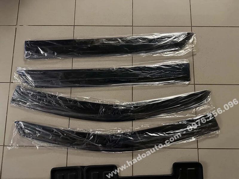 ve-mua-ford-everest-2023-chinh-hang Vè mưa Ford Everest 2023 chính hãng