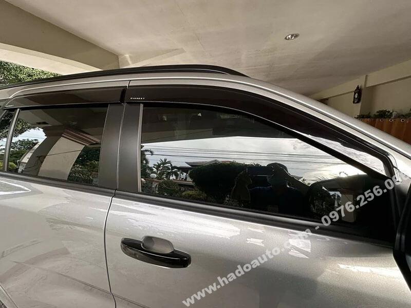 Vè mưa Ford Everest 2023 Thái Lan