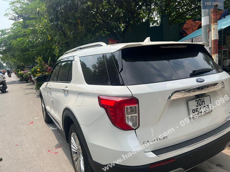 Vè mưa Ford Explorer 2023 xe màu trắng