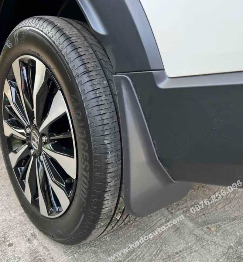 Chắn bùn bánh Honda BRV 2023 thực tế khi lắp trên xe