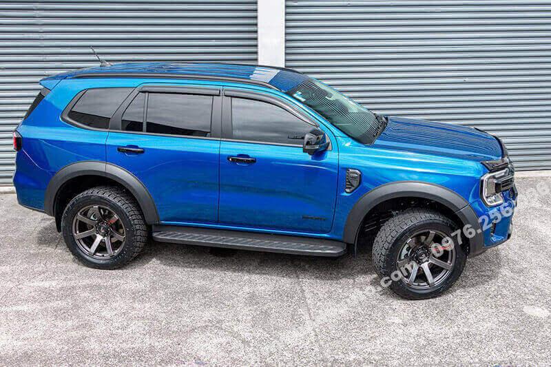 Cua lốp Ford Everest 2023 2024 cao cấp