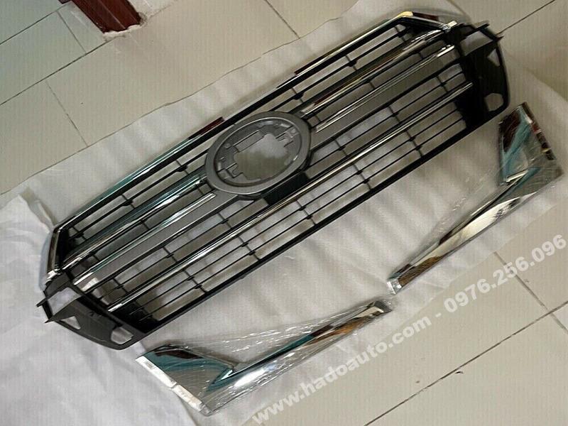 Mặt ca lăng Toyota Land Cruiser LC200