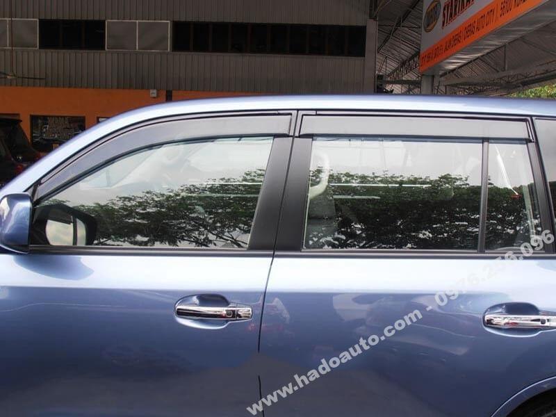 Vè mưa Toyota Land Cruiser 2010-2021 màu đen