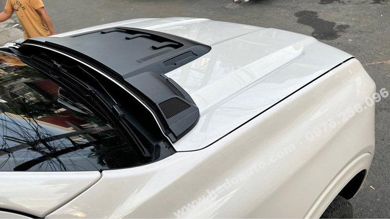 tấm ốp nắp capo Ford Everest 2023 2024 bản nhỏ