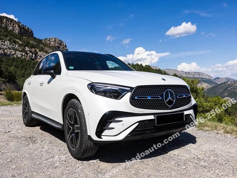 Bệ bước chân - Bậc lên xuống Mercedes GLC 300 4Matic
