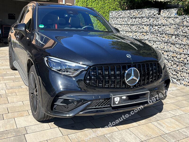 Mặt ca lăng Mercedes GLC 300 2024 màu đen