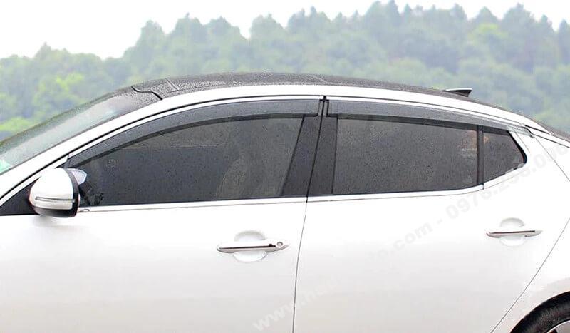 Vè mưa Kia Optima có viền chỉ