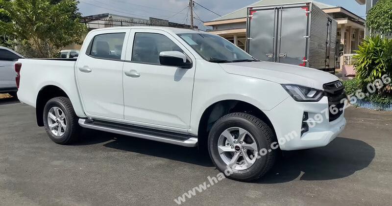 Bệ bước chân - Bậc lên xuống Isuzu Dmax 2023 2024 giá rẻ