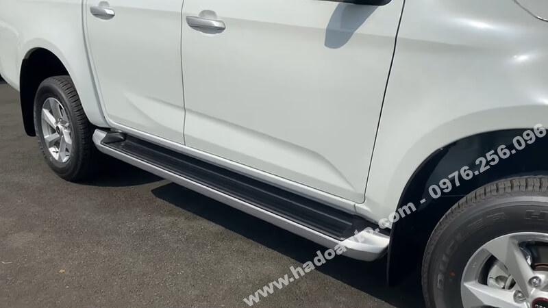 Bệ bước chân - Bậc lên xuống Isuzu Dmax 2023 2024 phụ tùng chính hãng
