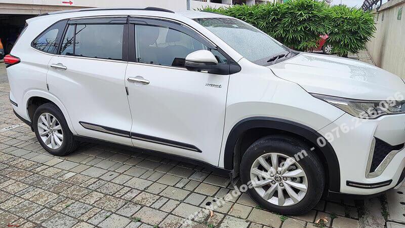 Thanh nóc dọc Innova Cross 2024