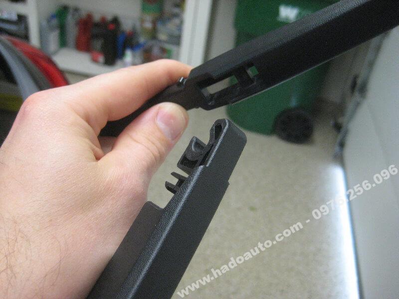 Bộ cần + chổi gạt mưa sau xe Hyundai Tucson 2010-2021 có khớp nối chính xác