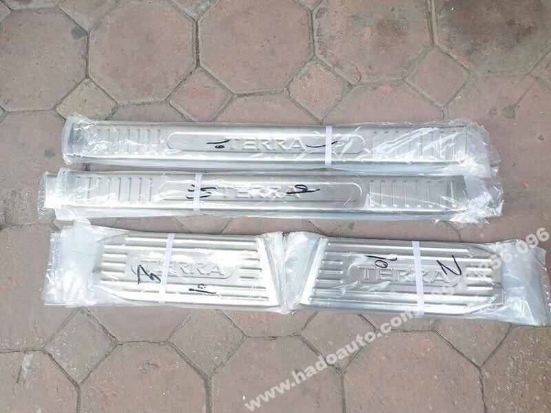 Bộ ốp bậc cửa xe Nissan Terra Inox 304 mới 100%