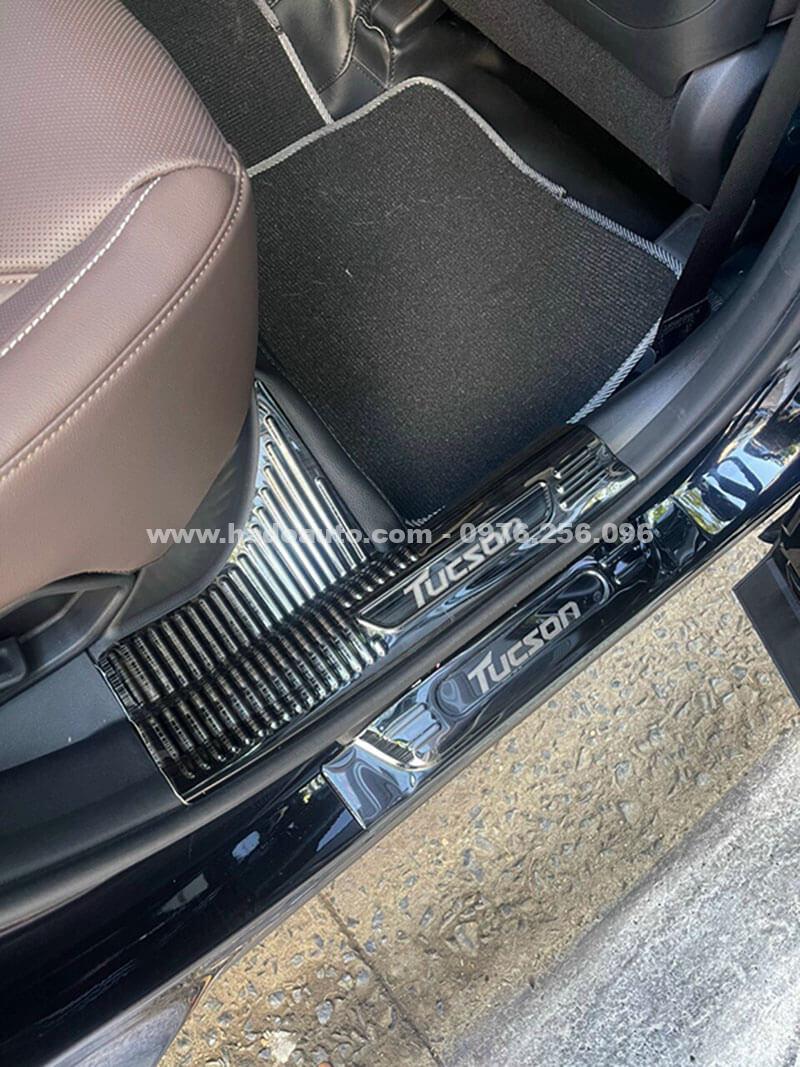 Nẹp bước chân ốp bậc cửa Tucson 2023 2024 Titan