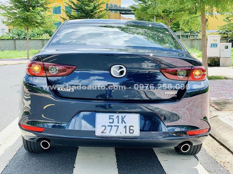 Logo chữ Mazda 3 sau xe