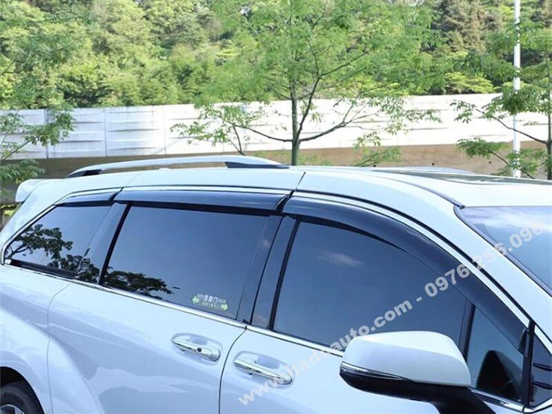 ve-mua-toyota-sienna-2022-2023-2024