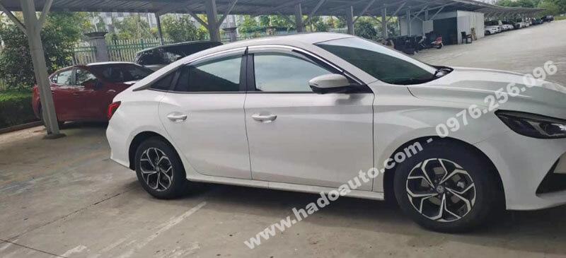 ve-mua-xe-mg5-cao-cap