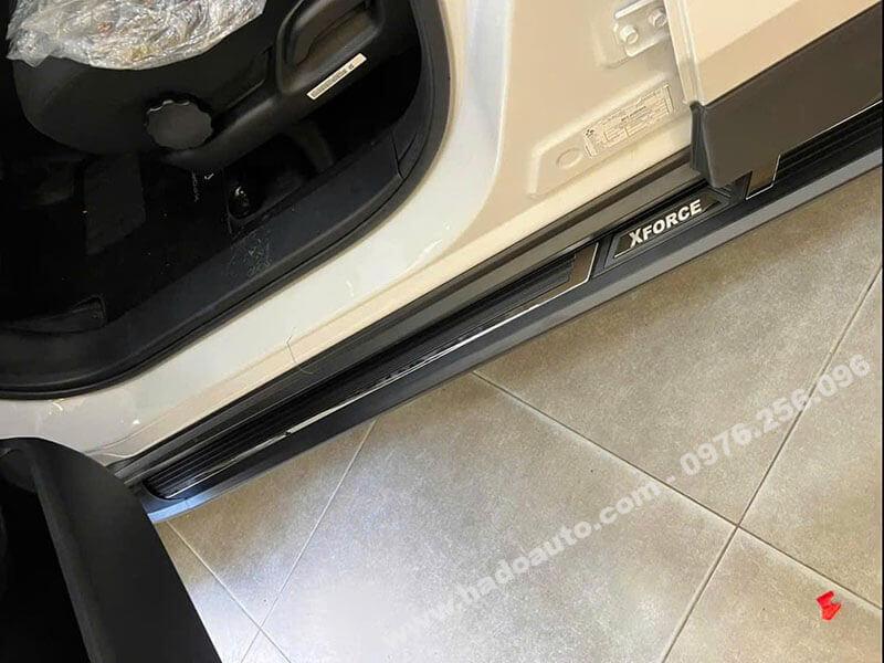 be-buoc-chan-bac-len-xuong-mitsubishi-xforce-2024-2025-nguyen-khoi