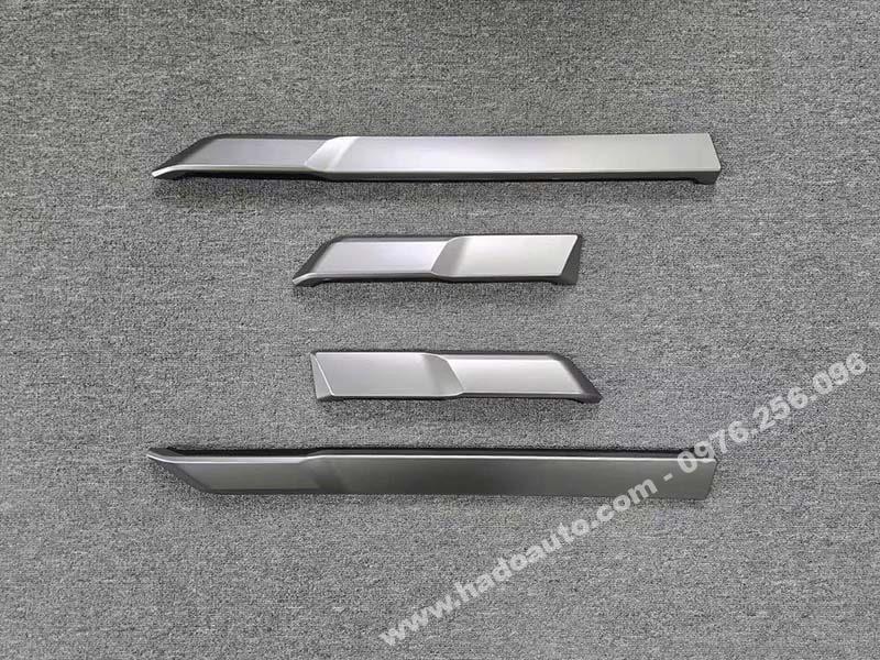 nep-op-suon-xe-toyota-land-cruiser-prado-2025-2026-lc250-op-hong