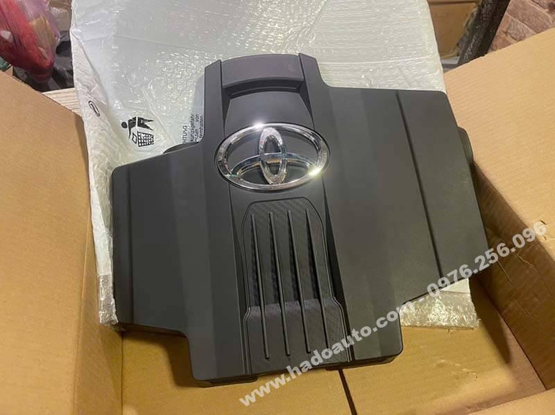 tam-op-nap-che-mat-may-khoang-dong-co-land-cruiser-prado-2025